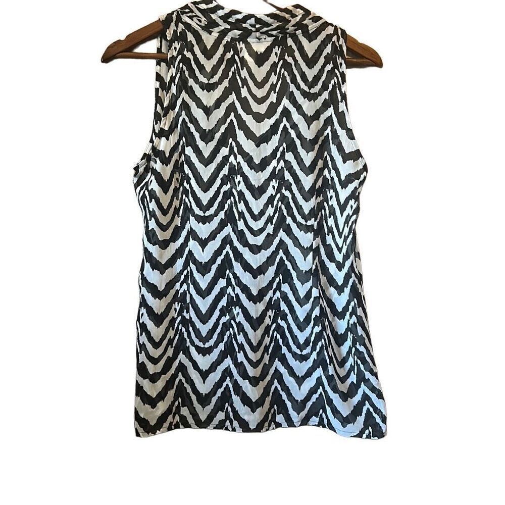 Banana Republic Sleeveless Chevron Print V Neck Blouse Women's‎ Size S - Picture 6 of 6